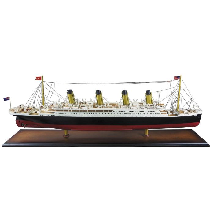 Authentic Models Titanic Desktop Boat 1