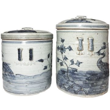 Pair of lidded clove container